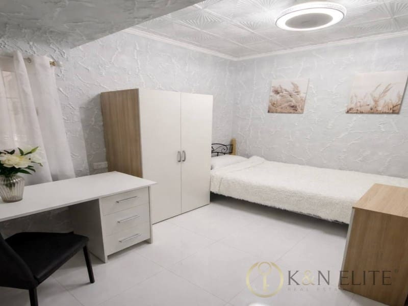 5 slaapkamer Flat te koop in Valencia stad - € 238.000 (Ref: 9784796)