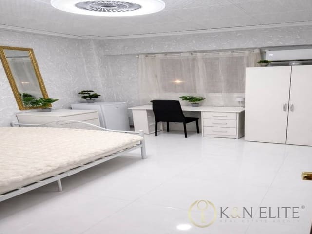 5 slaapkamer Flat te koop in El Calvari, Valencia stad - € 238.000 (Ref: 9784796)