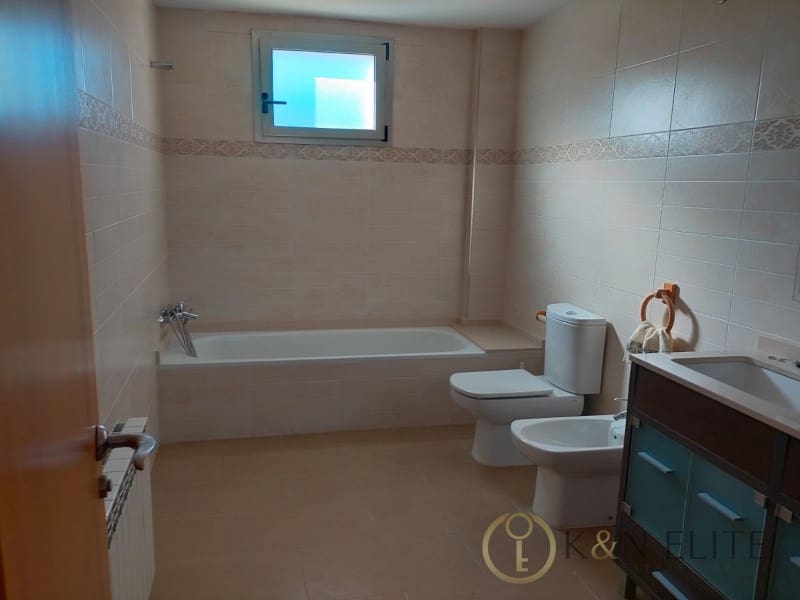 Omakotitalo myytävänä paikassa Gandia - 425 000 € (Ref: 9784797)