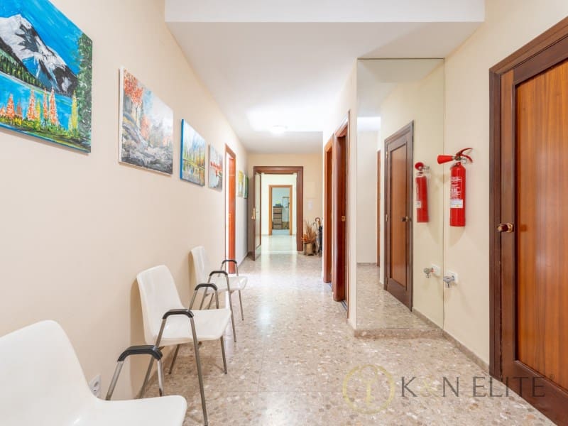 7 soverom Villa til salgs i Rocafort med svømmebasseng garasje - € 1 625 000 (Ref: 9784878)