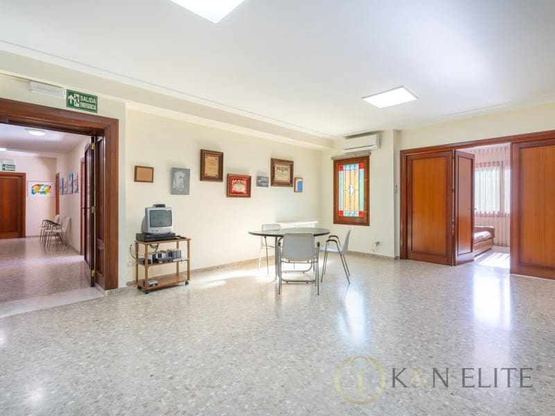 7 soverom Villa til salgs i Rocafort med svømmebasseng garasje - € 1 625 000 (Ref: 9784878)