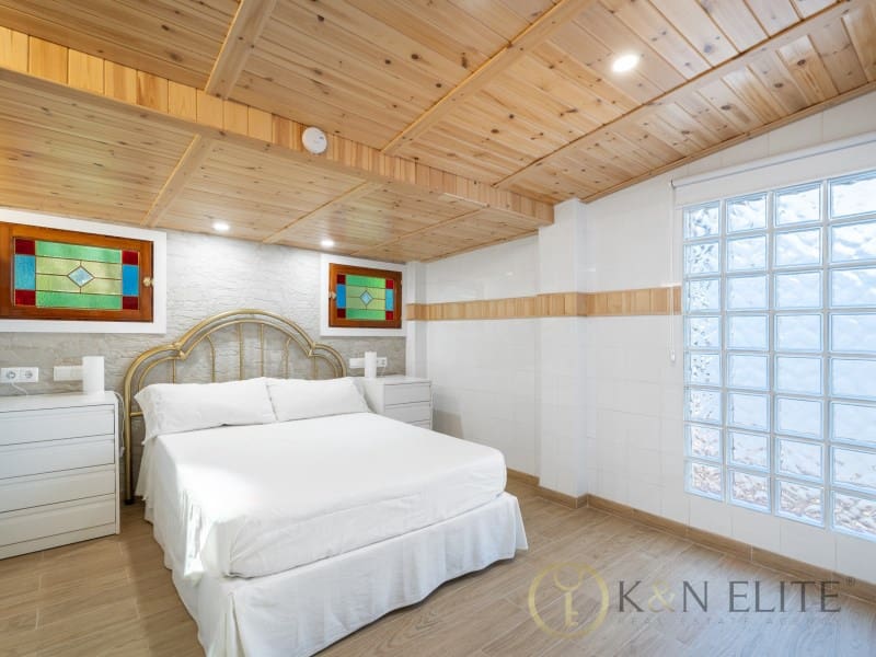 7 soverom Villa til salgs i Rocafort med svømmebasseng garasje - € 1 625 000 (Ref: 9784878)