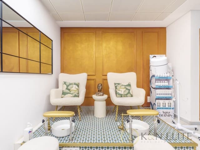 Comercial para venda em Benicalap, Valência cidade - 55 000 € (Ref: 9784880)