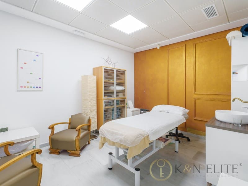 Kommersiell till salu i Valencia stad - 55 000 € (Ref: 9784880)