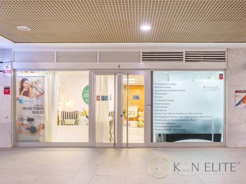 Kommersiell till salu i Valencia stad - 55 000 € (Ref: 9784880)