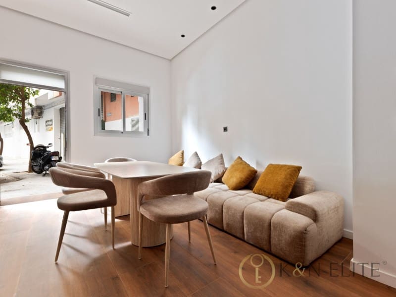 Commercial for sale in Valencia city - € 149,000 (Ref: 9855324)