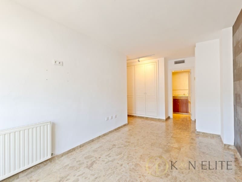 4 bedroom Penthouse for sale in Valencia city with garage - € 950,000 (Ref: 9861760)