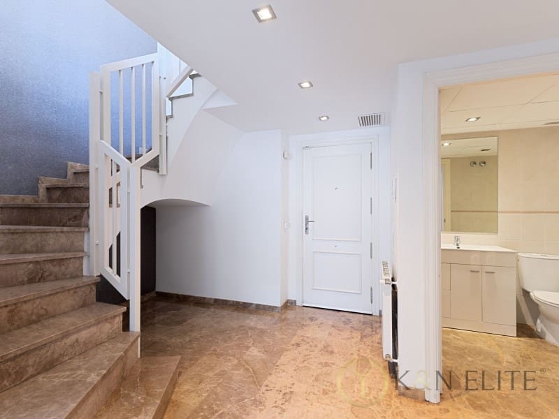 4 bedroom Penthouse for sale in Valencia city with garage - € 950,000 (Ref: 9861760)