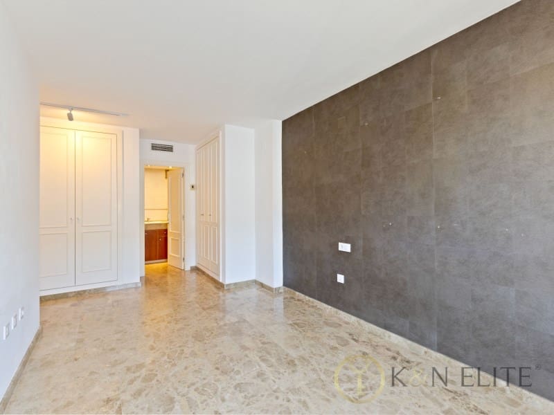 4 bedroom Penthouse for sale in Valencia city with garage - € 950,000 (Ref: 9861760)