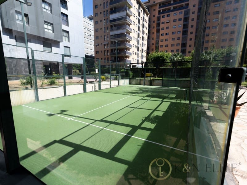 4 bedroom Penthouse for sale in Valencia city with garage - € 950,000 (Ref: 9861760)