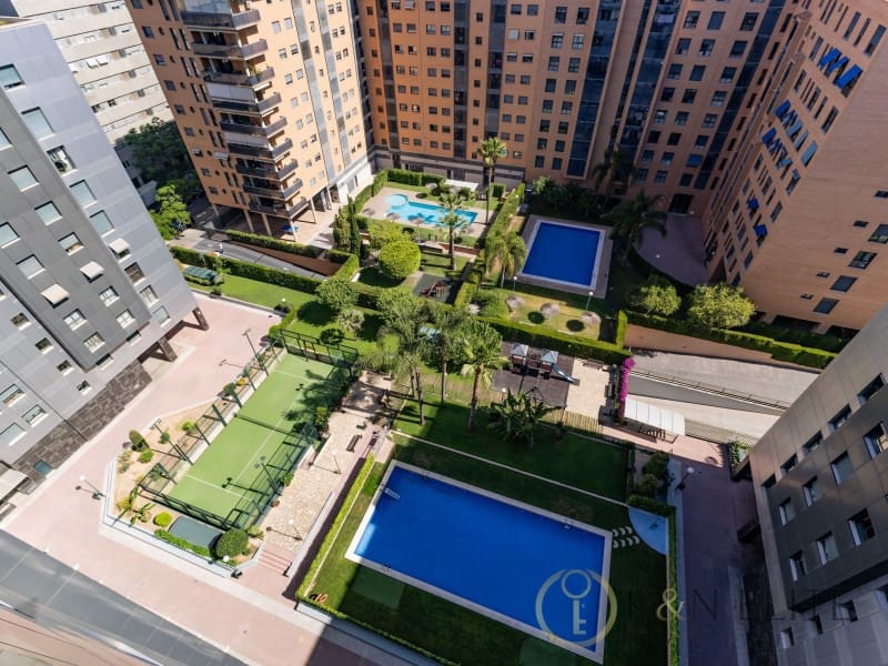 4 bedroom Penthouse for sale in Valencia city with garage - € 950,000 (Ref: 9861760)