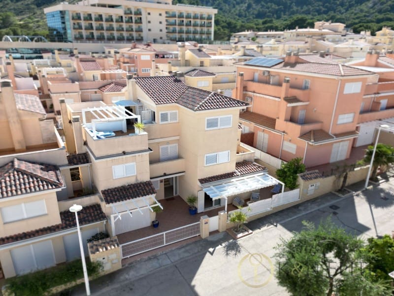 4 soveværelse Villa til salg i Cullera med garage - € 715.000 (Ref: 9875984)