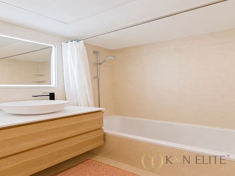 2 bedroom Flat for sale in Valencia city with garage - € 495,000 (Ref: 9894485)