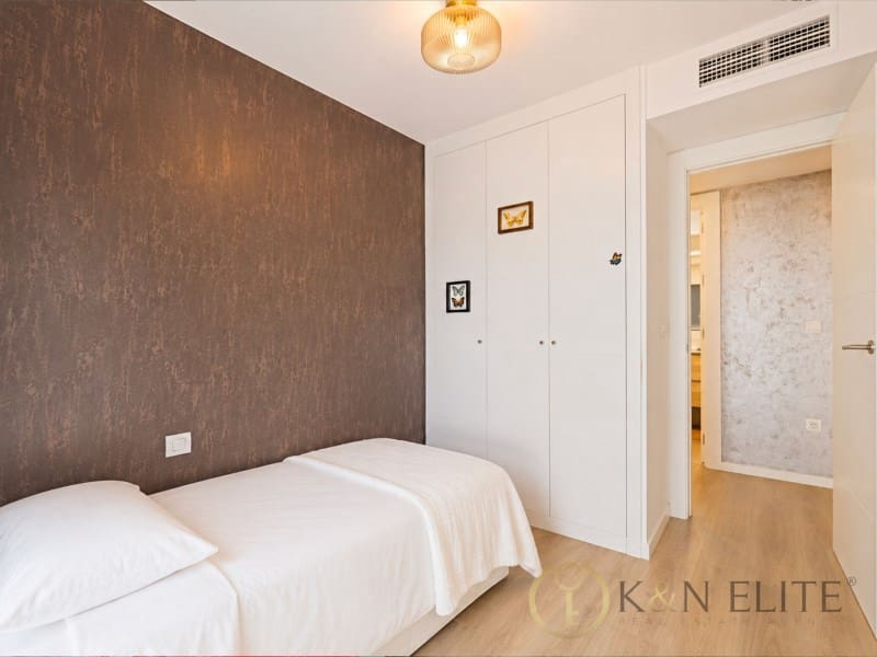 2 bedroom Flat for sale in Valencia city with garage - € 495,000 (Ref: 9894485)