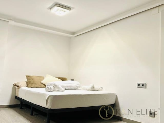 1 sovrum Lägenhet att hyra i Ciutat Vella, Valencia stad - 1 300 € (Ref: 9906960)