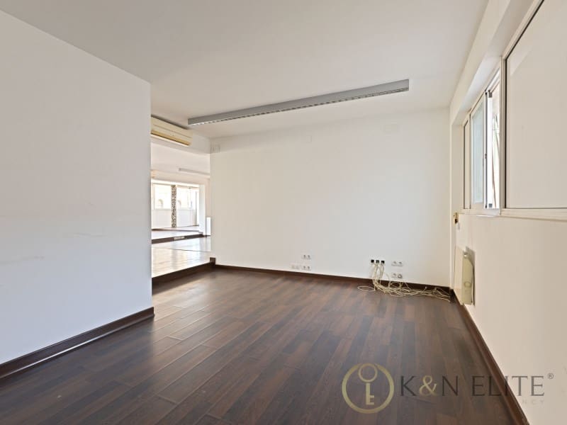 Penthouse for sale in Valencia city - € 650,000 (Ref: 9920113)