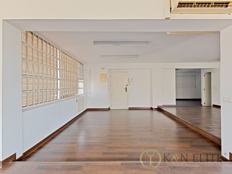 Penthouse for sale in Valencia city - € 650,000 (Ref: 9920113)