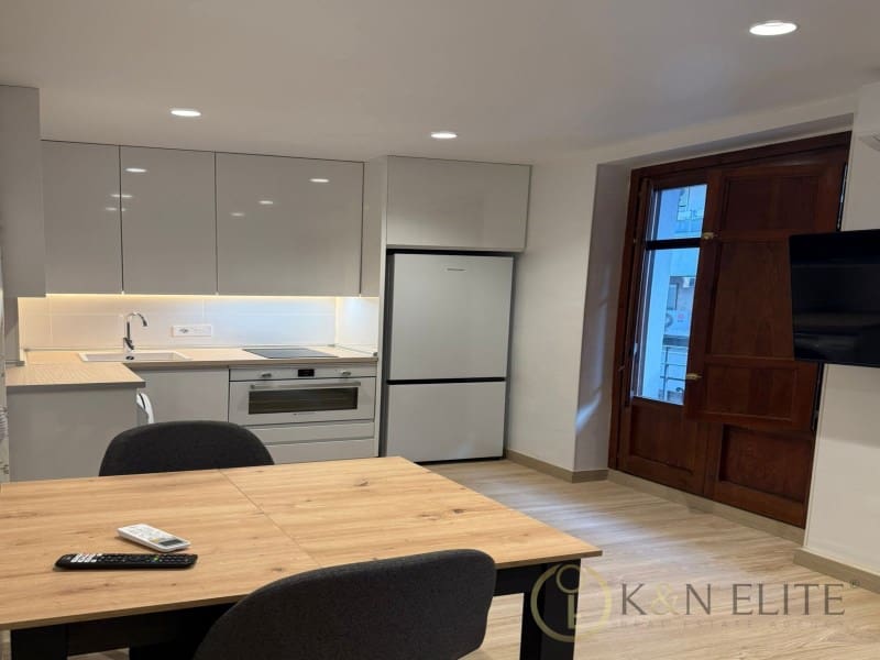 Apartamento para arrendar em Valencia cidade - 1 359 € (Ref: 9921949)
