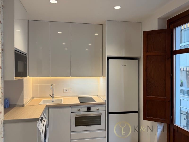 Flat for rent in Valencia city - € 1,150 (Ref: 9921949)