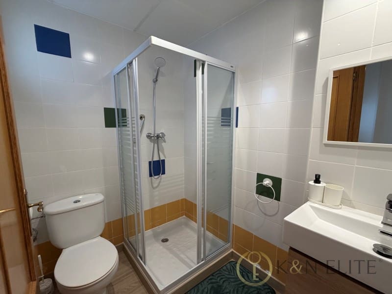Flat for rent in Valencia city - € 1,150 (Ref: 9921949)