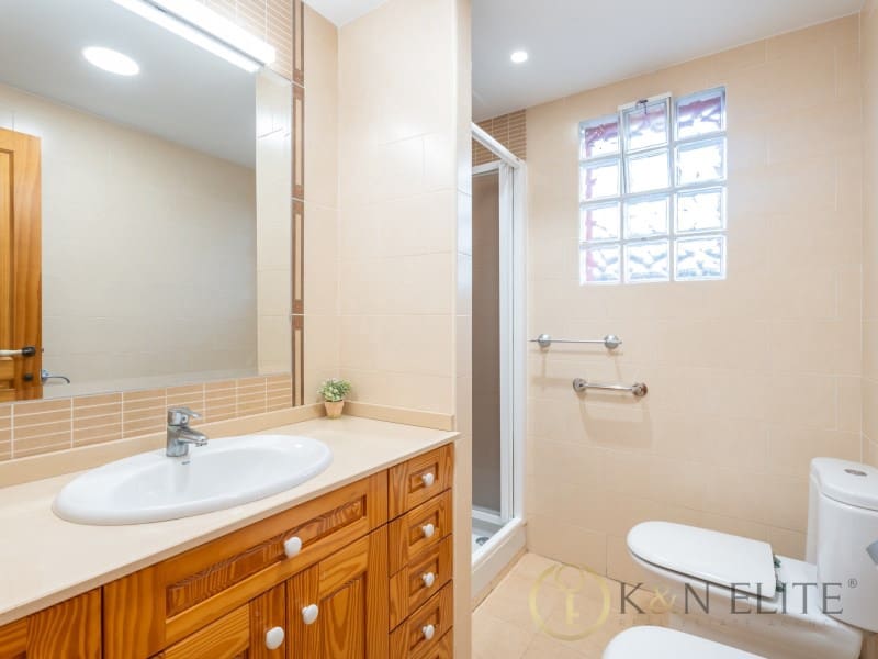 3 quarto Moradia para arrendar em Riba-roja de Turia com piscina garagem - 2 500 € (Ref: 9929069)