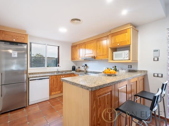 3 quarto Moradia para arrendar em Riba-roja de Túria com piscina garagem - 2 500 € (Ref: 9929069)