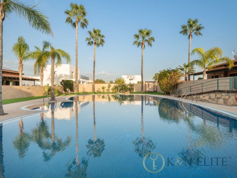 3 quarto Moradia para arrendar em Riba-roja de Turia com piscina garagem - 2 500 € (Ref: 9929069)