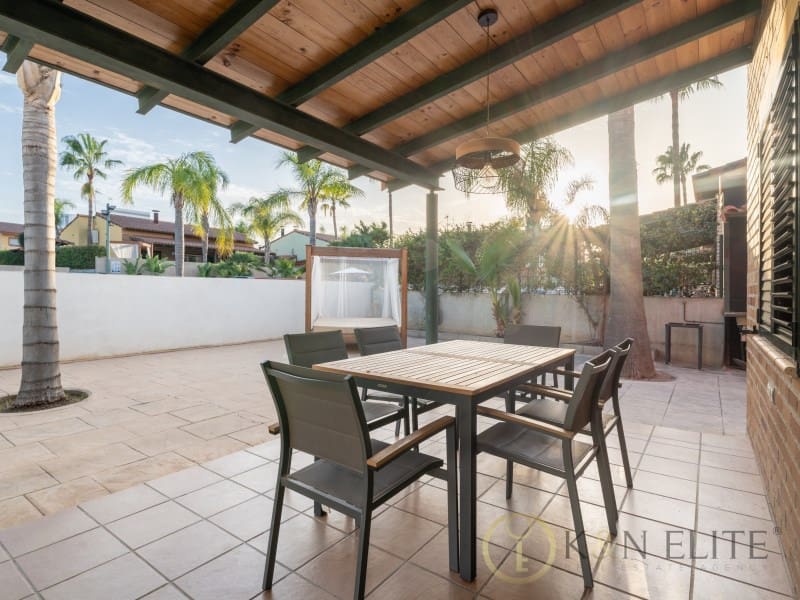 3 quarto Moradia para arrendar em Riba-roja de Turia com piscina garagem - 2 500 € (Ref: 9929069)