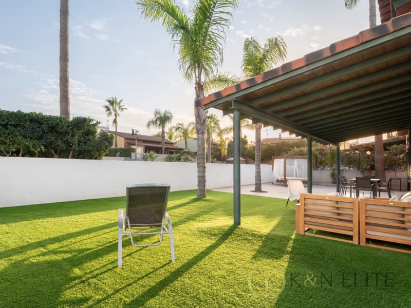 3 quarto Moradia para arrendar em Riba-roja de Turia com piscina garagem - 2 500 € (Ref: 9929069)