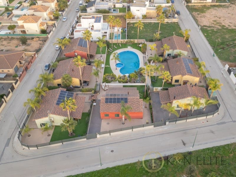 3 quarto Moradia para arrendar em Riba-roja de Turia com piscina garagem - 2 500 € (Ref: 9929069)