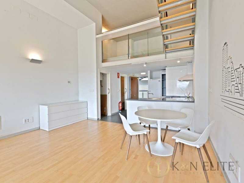 1 soverom Loft til leie i Valencia by med svømmebasseng garasje - € 1 350 (Ref: 9970325)