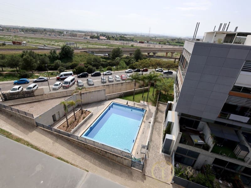 1 soverom Loft til leie i Valencia by med svømmebasseng garasje - € 1 350 (Ref: 9970325)