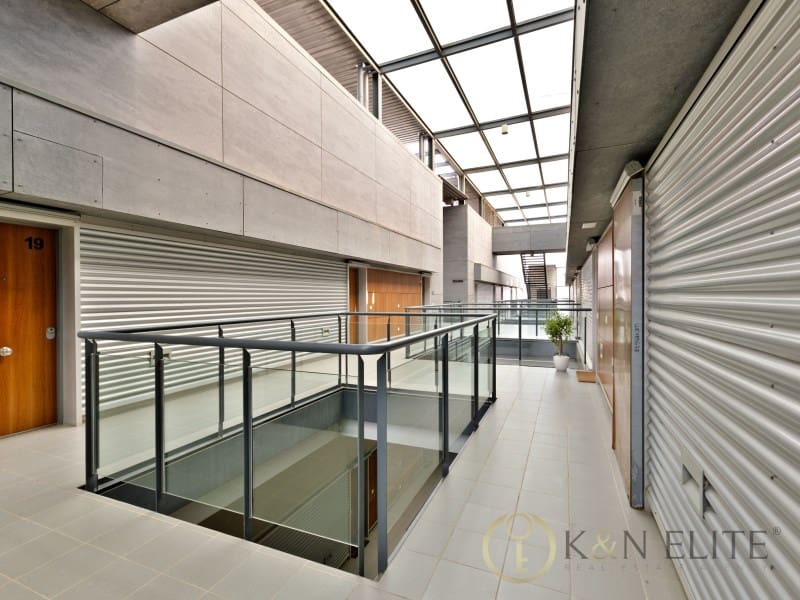 1 soverom Loft til leie i Valencia by med svømmebasseng garasje - € 1 350 (Ref: 9970325)