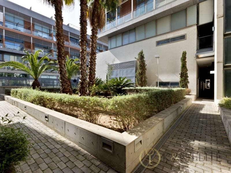 1 soverom Loft til leie i Valencia by med svømmebasseng garasje - € 1 350 (Ref: 9970325)