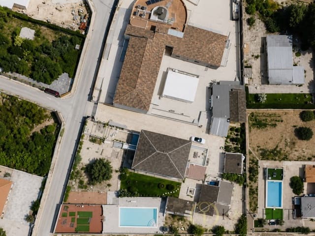 17 soveværelse Erhverv til salg i Turís med swimmingpool - € 1.300.000 (Ref: 9979577)