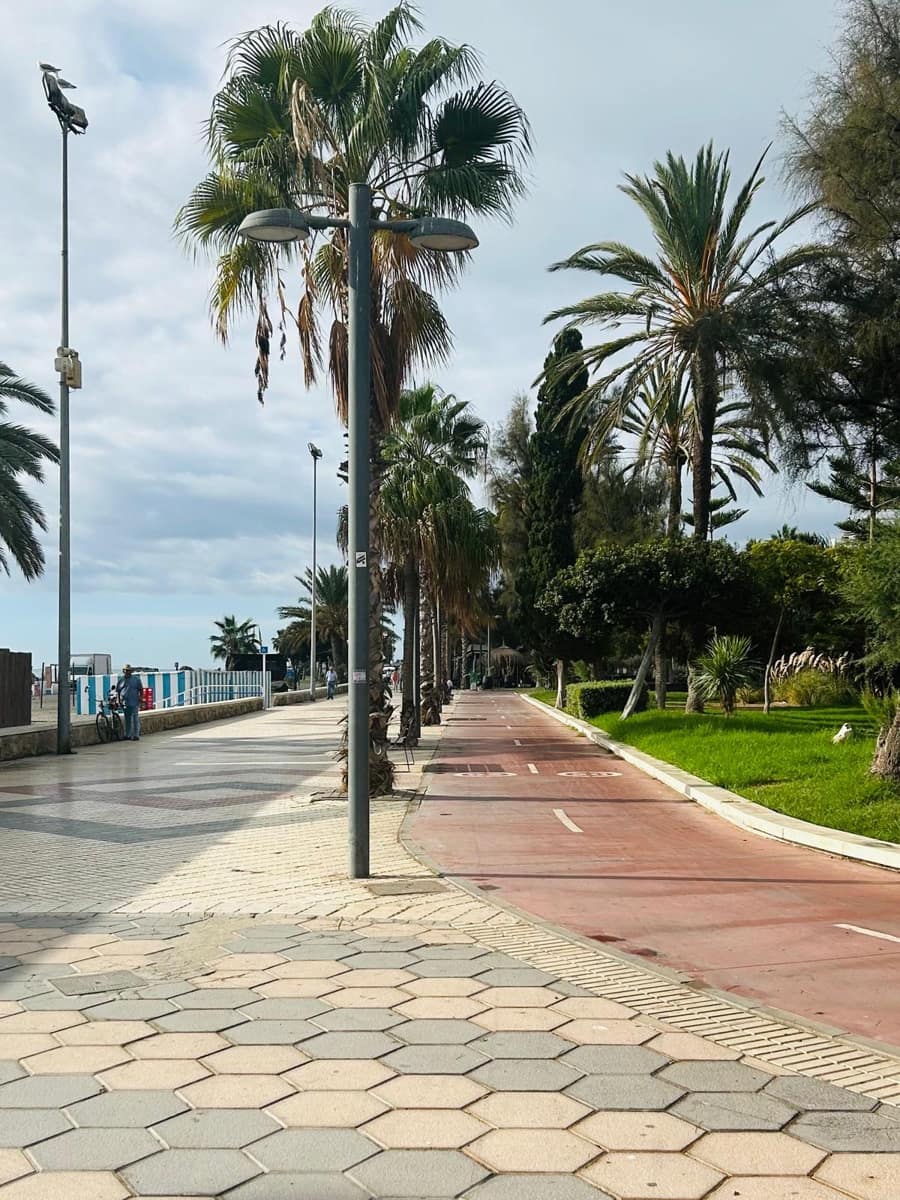 2 bedroom Penthouse for rent in Torre del Mar with pool garage - € 2,550 (Ref: 9765320)