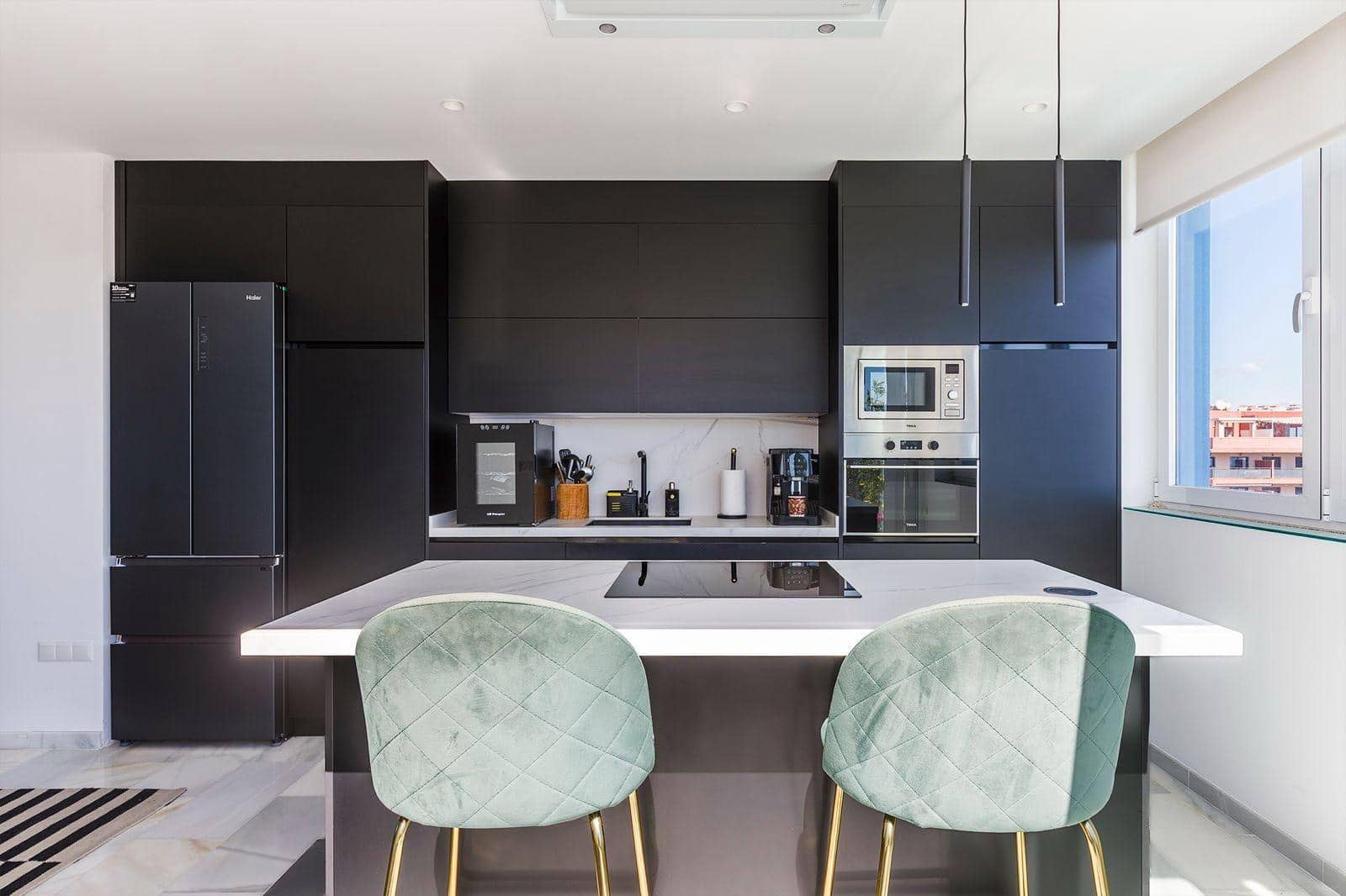 2 bedroom Penthouse for rent in Torre del Mar with pool garage - € 2,550 (Ref: 9765320)