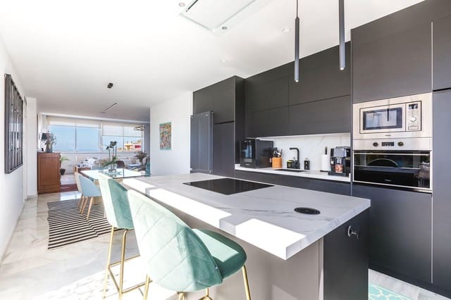 2 makuuhuone Kattohuoneisto vuokrattavana paikassa Torre del Mar, Vélez-Málaga mukana uima-altaan 
autotalli - 2 550 € (Ref: 9765320)