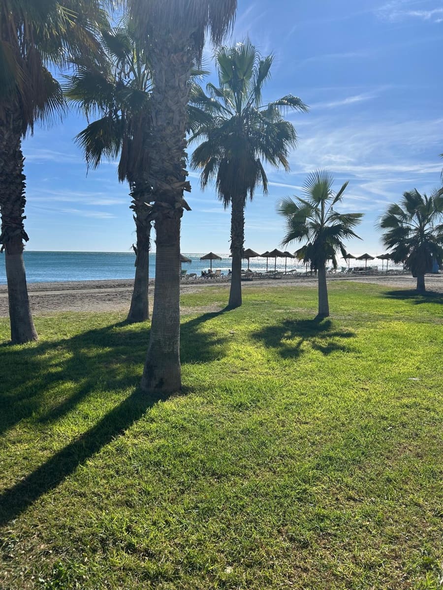 2 bedroom Penthouse for rent in Torre del Mar with pool garage - € 2,550 (Ref: 9765320)