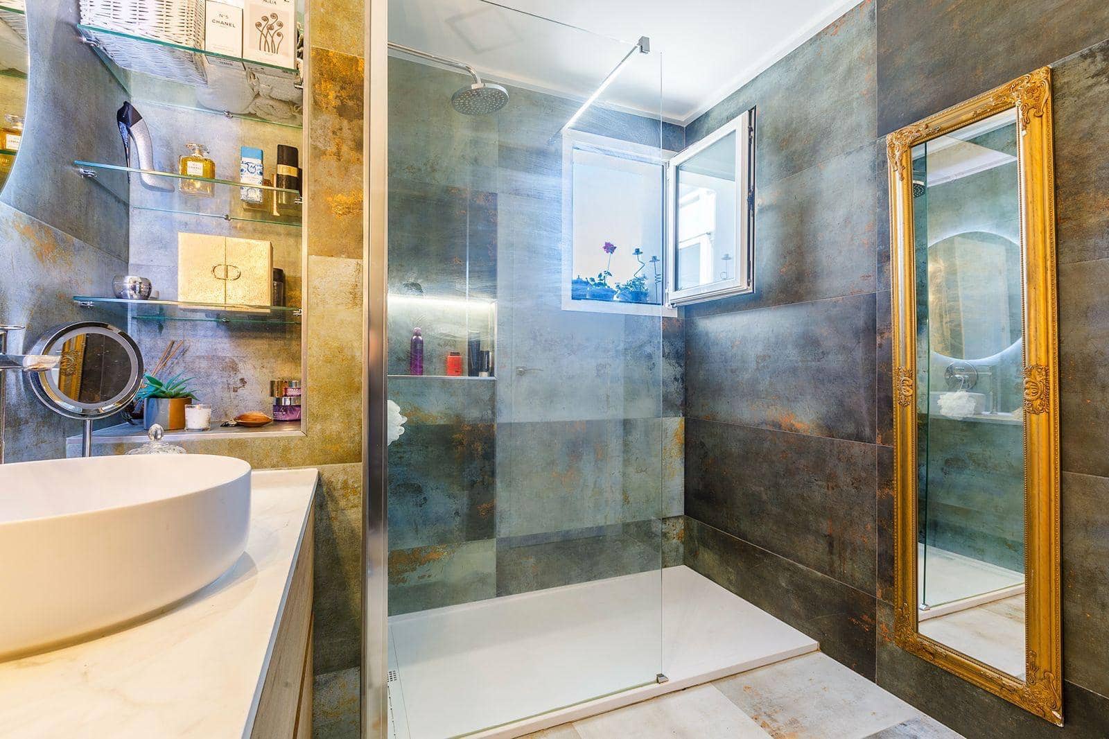 2 bedroom Penthouse for rent in Torre del Mar with pool garage - € 2,550 (Ref: 9765320)