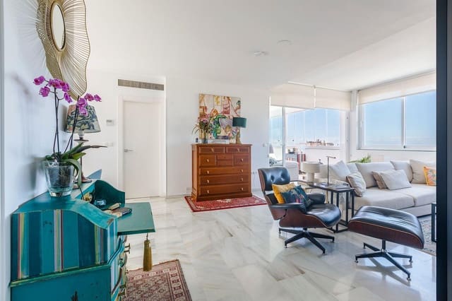 2 makuuhuone Kattohuoneisto vuokrattavana paikassa Torre del Mar, Vélez-Málaga mukana uima-altaan 
autotalli - 2 550 € (Ref: 9765320)