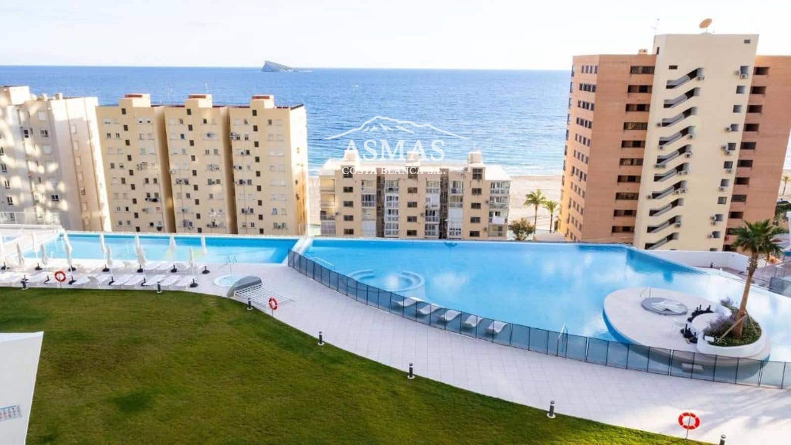 2 makuuhuone Asunto myytävänä paikassa Benidorm mukana uima-altaan 
autotalli - 825 000 € (Ref: 10042278)