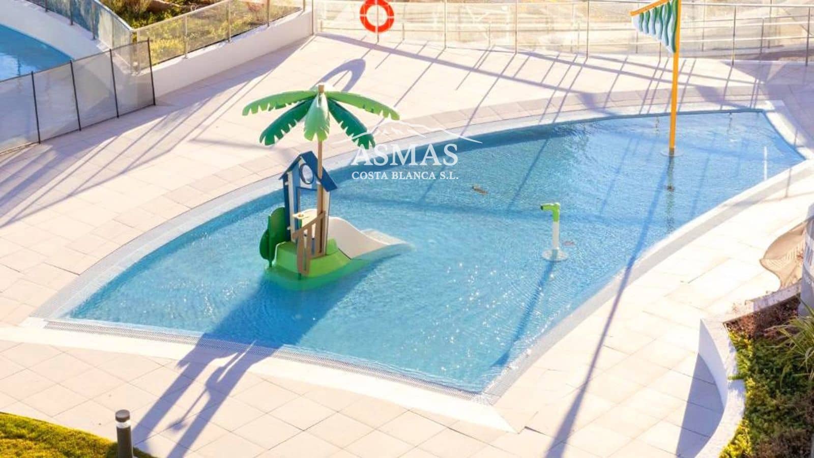 2 makuuhuone Asunto myytävänä paikassa Benidorm mukana uima-altaan 
autotalli - 825 000 € (Ref: 10042278)