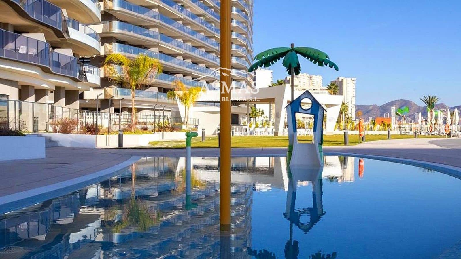2 makuuhuone Asunto myytävänä paikassa Benidorm mukana uima-altaan 
autotalli - 825 000 € (Ref: 10042278)