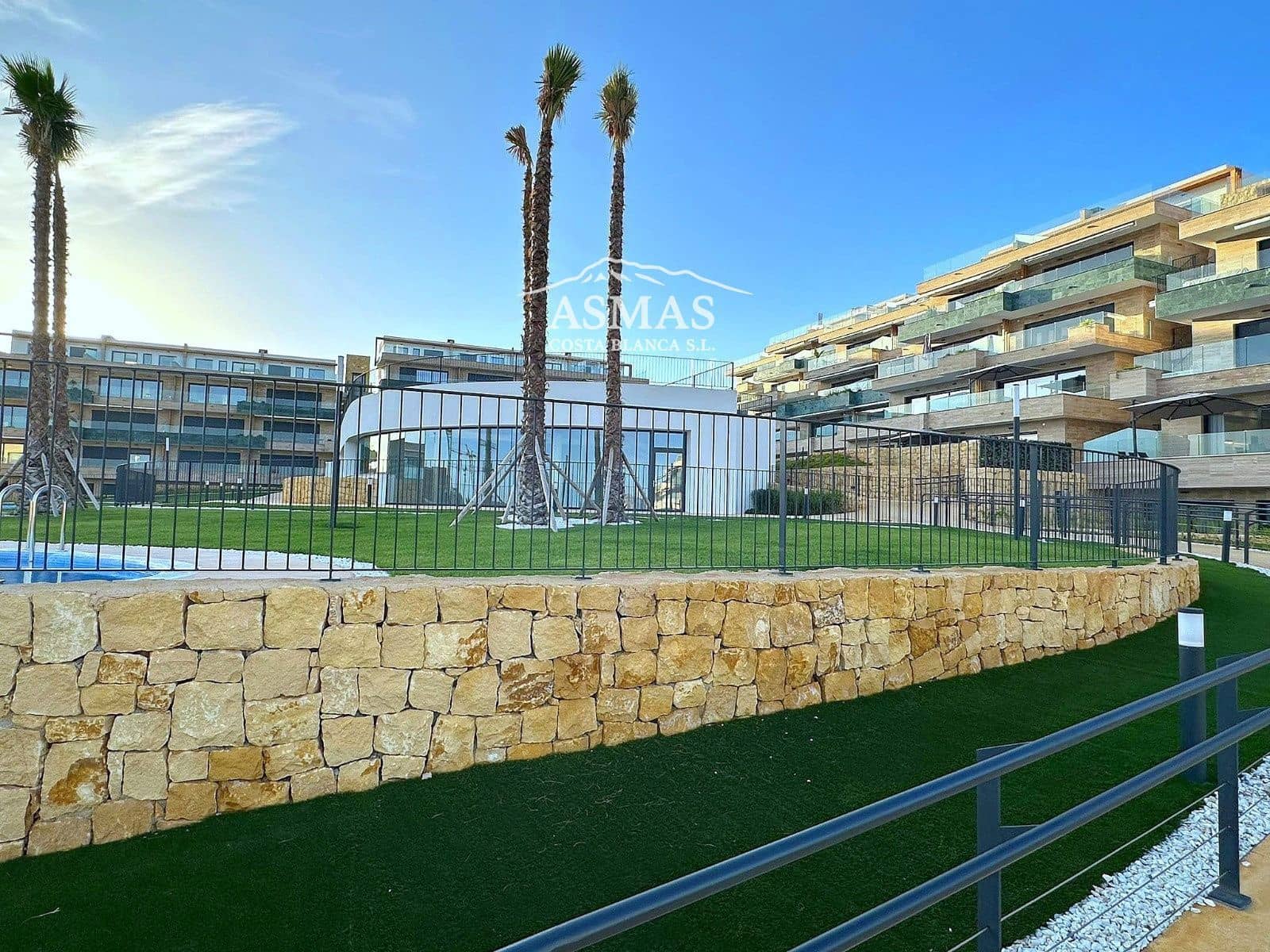 2 bedroom Flat for sale in Finestrat with pool garage - € 465,000 (Ref: 10042279)