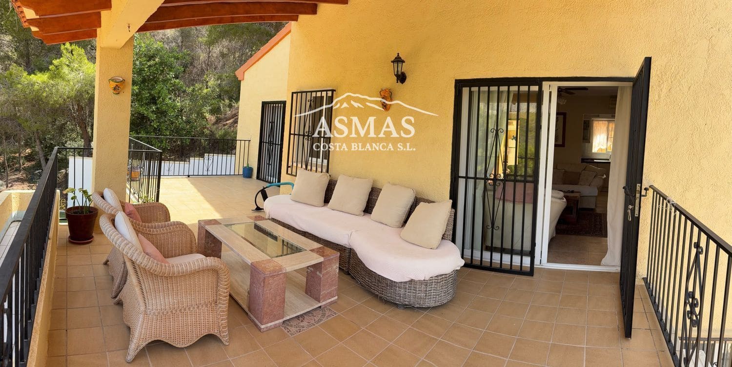4 slaapkamer Villa te koop in Altea met zwembad garage - € 649.000 (Ref: 10132303)