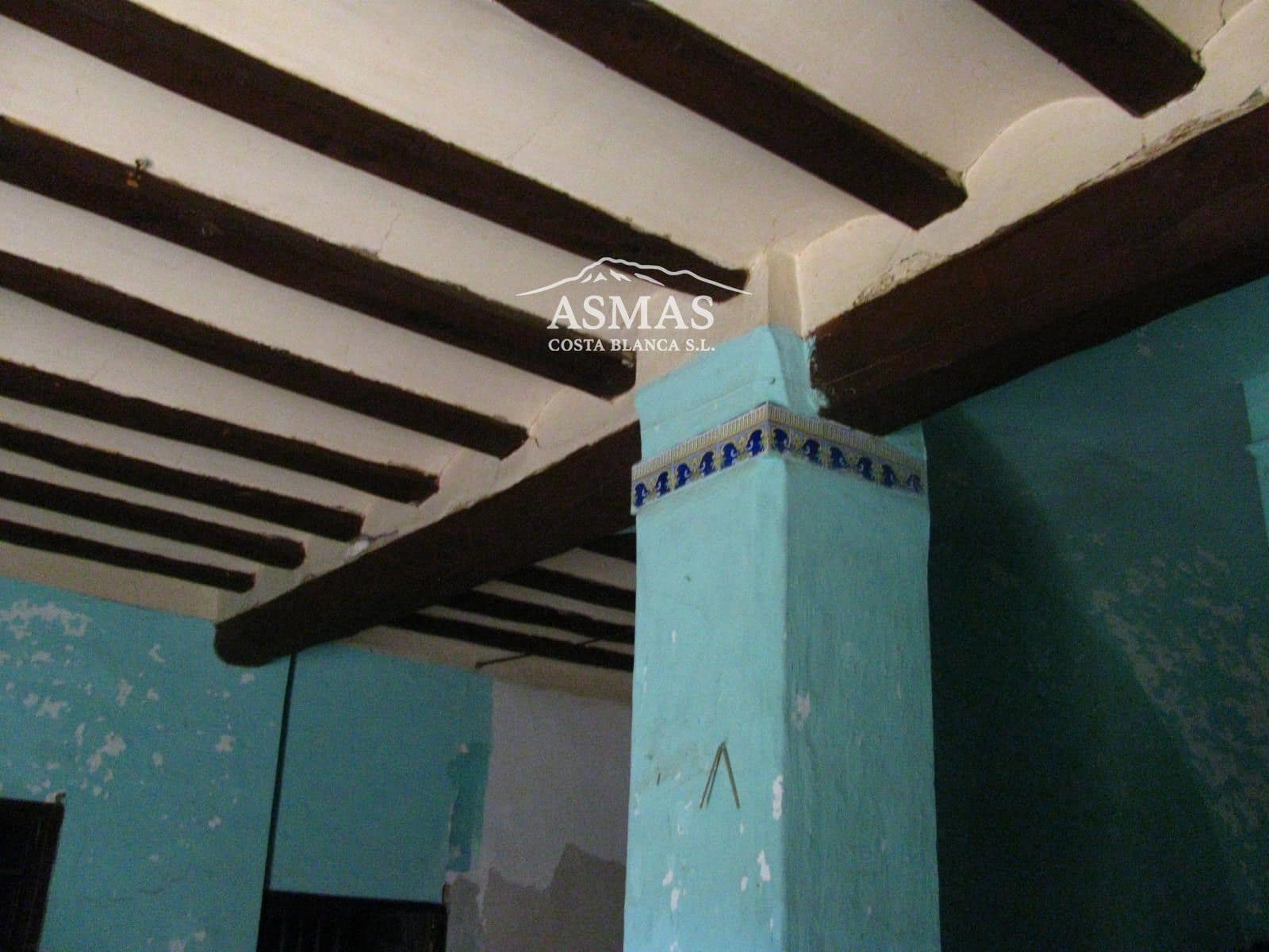 12 bedroom Villa for sale in Bocairent - € 700,000 (Ref: 9816585)