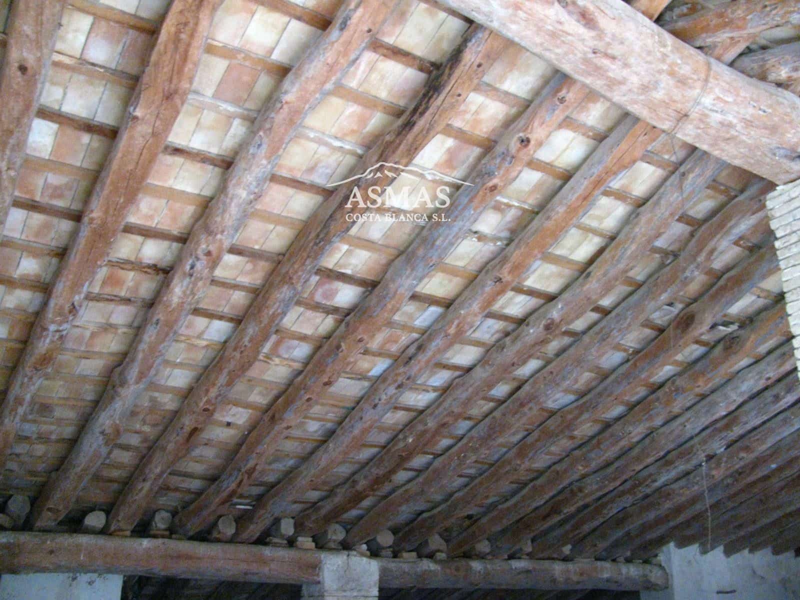12 bedroom Villa for sale in Bocairent - € 700,000 (Ref: 9816585)