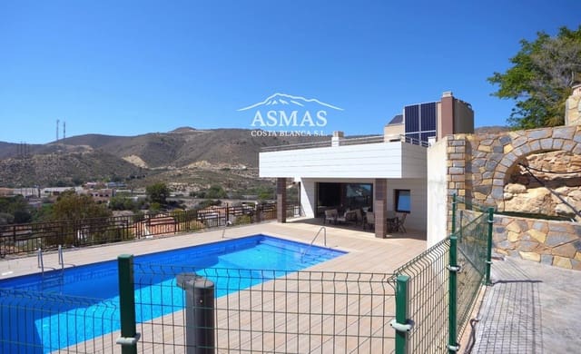 6 soverom Villa til salgs i El Campello med svømmebasseng - € 2 650 000 (Ref: 9816592)