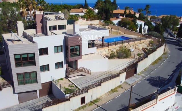 6 soverom Villa til salgs i El Campello med svømmebasseng - € 2 650 000 (Ref: 9816592)